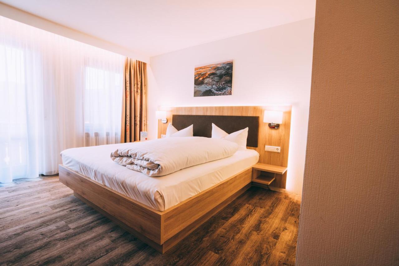 Flair Hotel Gasthof Zum Hirsch 하잉겐 외부 사진