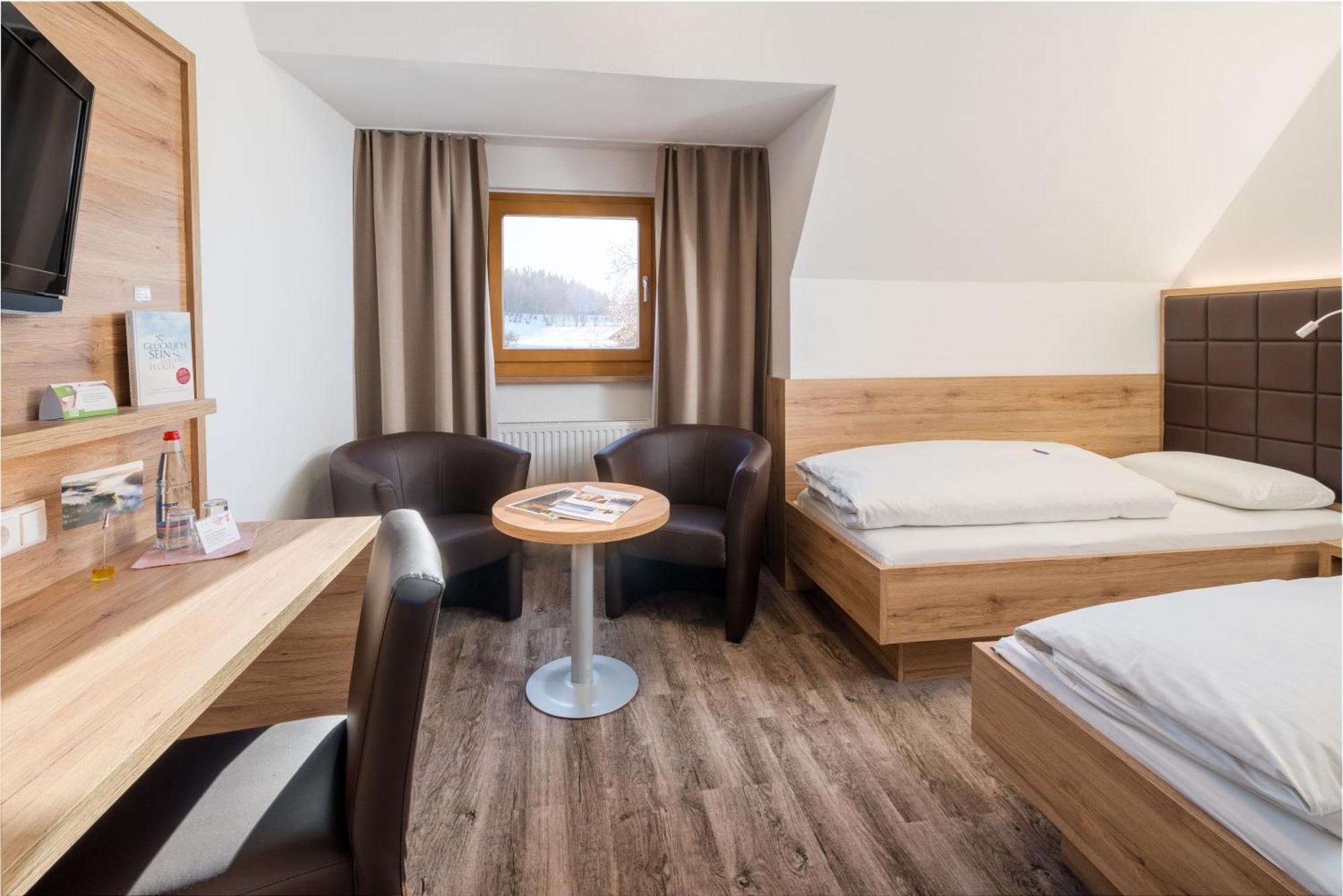 Flair Hotel Gasthof Zum Hirsch 하잉겐 외부 사진