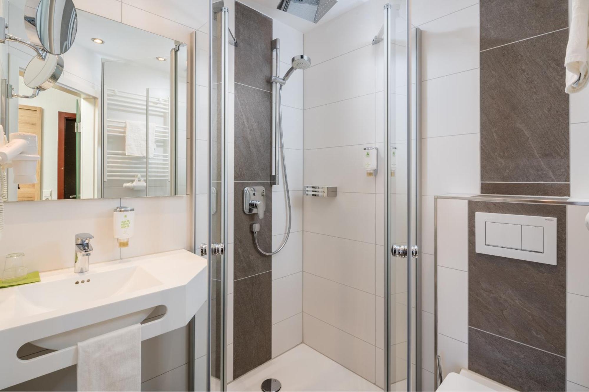 Flair Hotel Gasthof Zum Hirsch 하잉겐 외부 사진