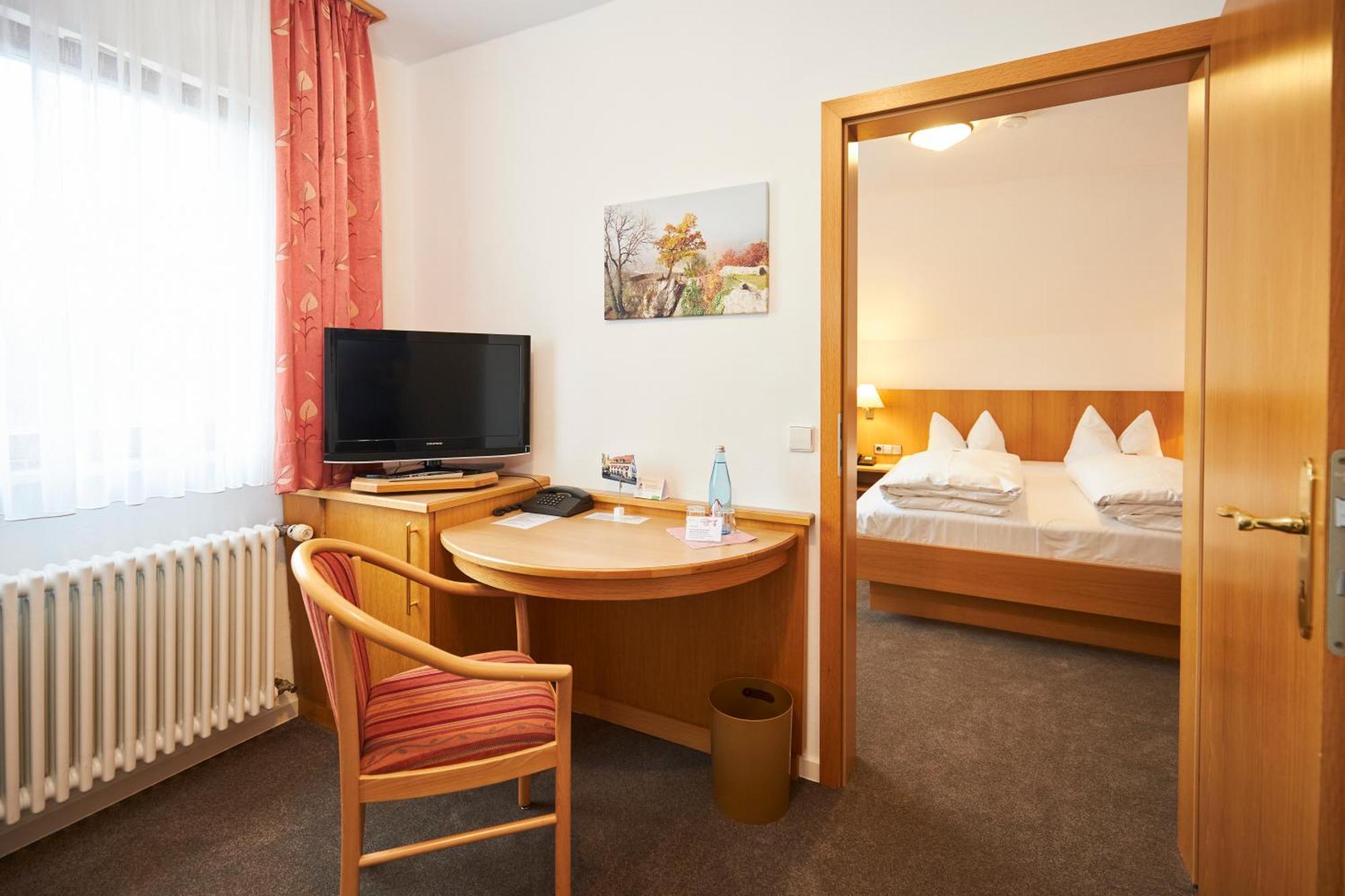 Flair Hotel Gasthof Zum Hirsch 하잉겐 외부 사진